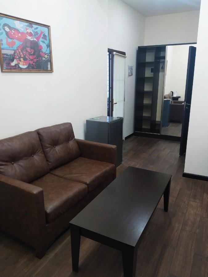 Boutique Living Hotel 耶烈万 外观 照片