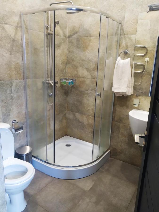 Boutique Living Hotel 耶烈万 外观 照片